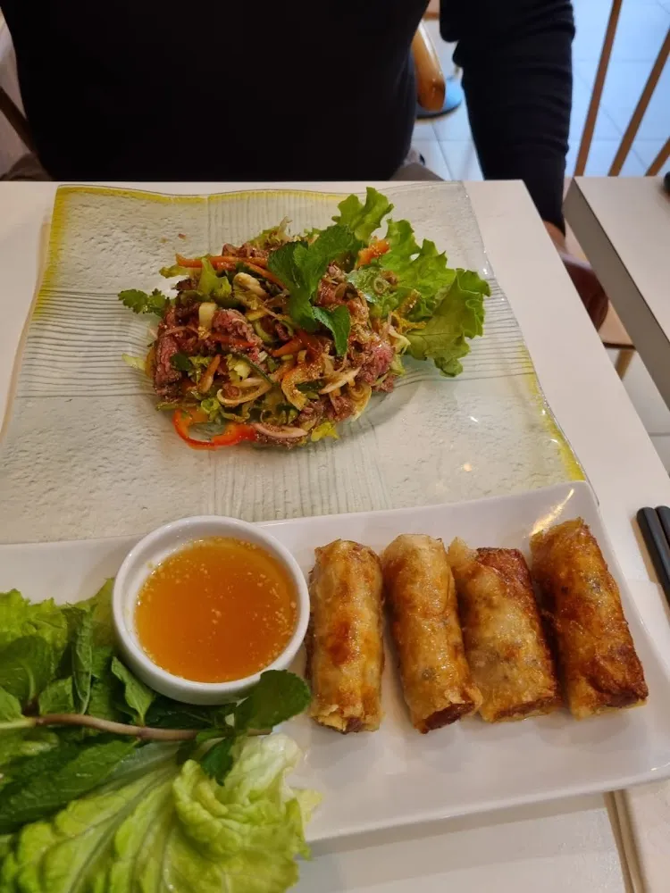 Salade de Boeuf À la Citronnelle